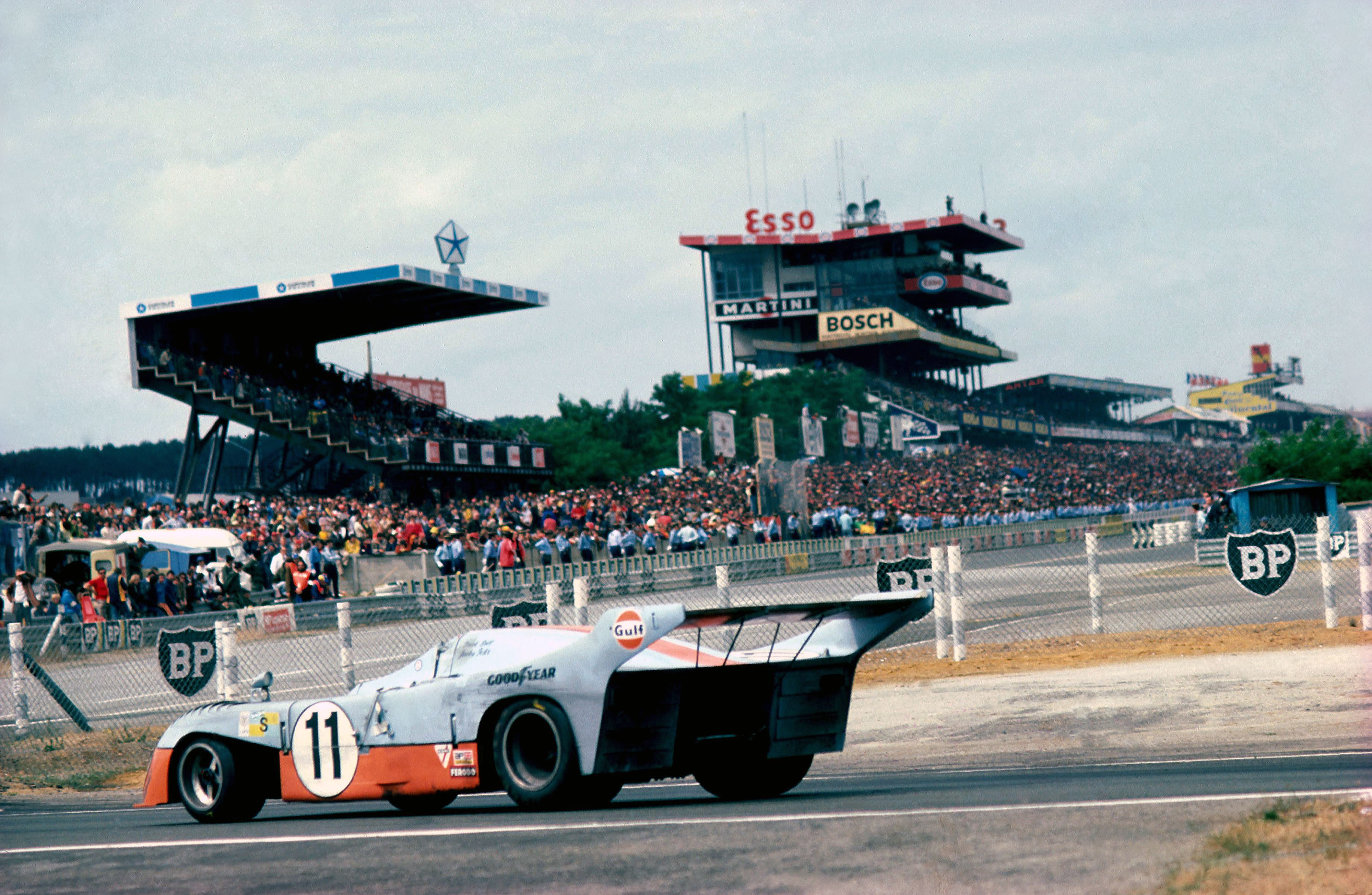frankel derek bell le mans 1975 (2).jpg