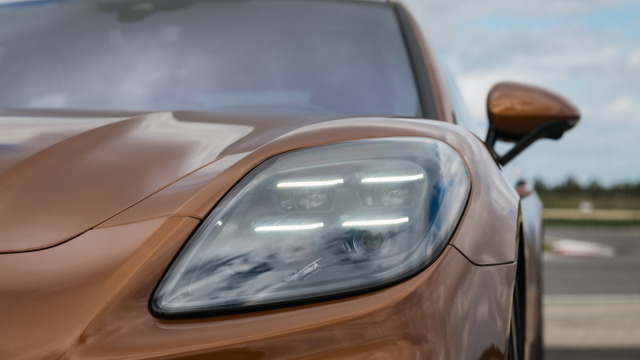 porsche panamera turbo e-hybird 06.jpg