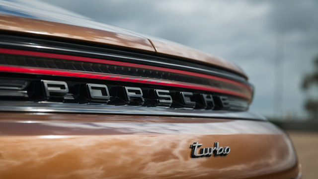 porsche panamera turbo e-hybird 10.jpg