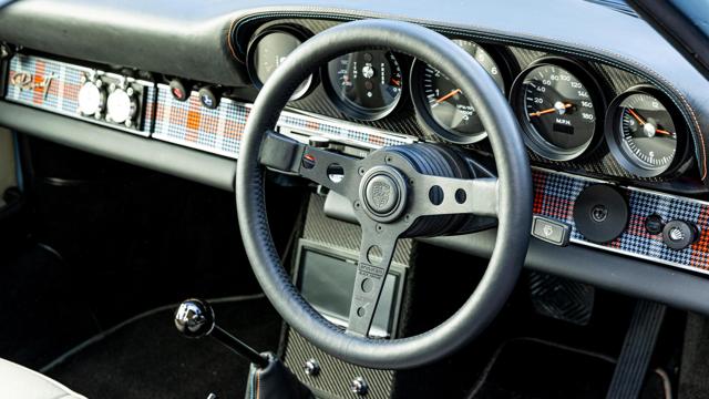 Porsche_911_Rindt_interior.jpg