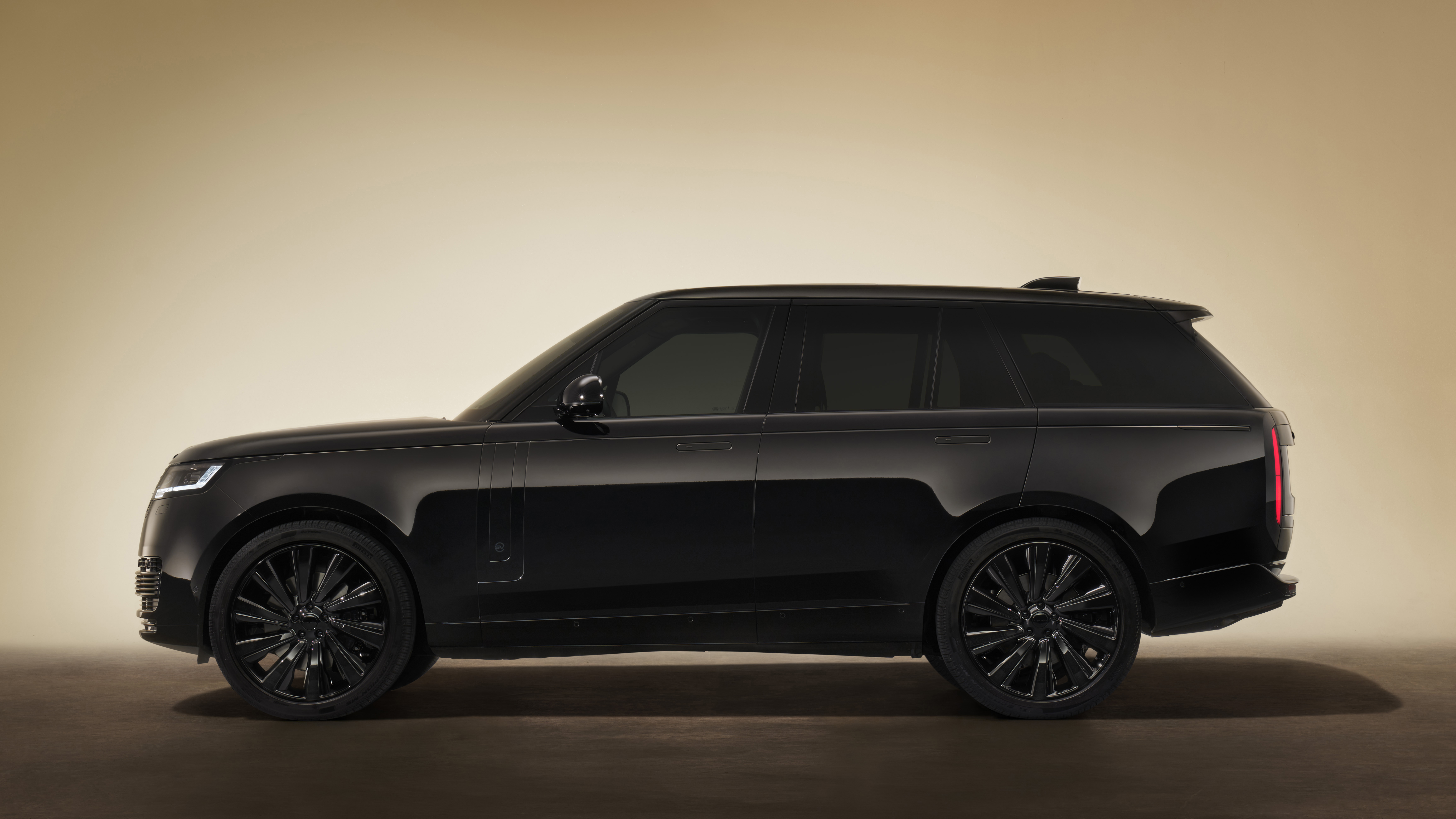 RANGE ROVER SV BLACK copy.jpg