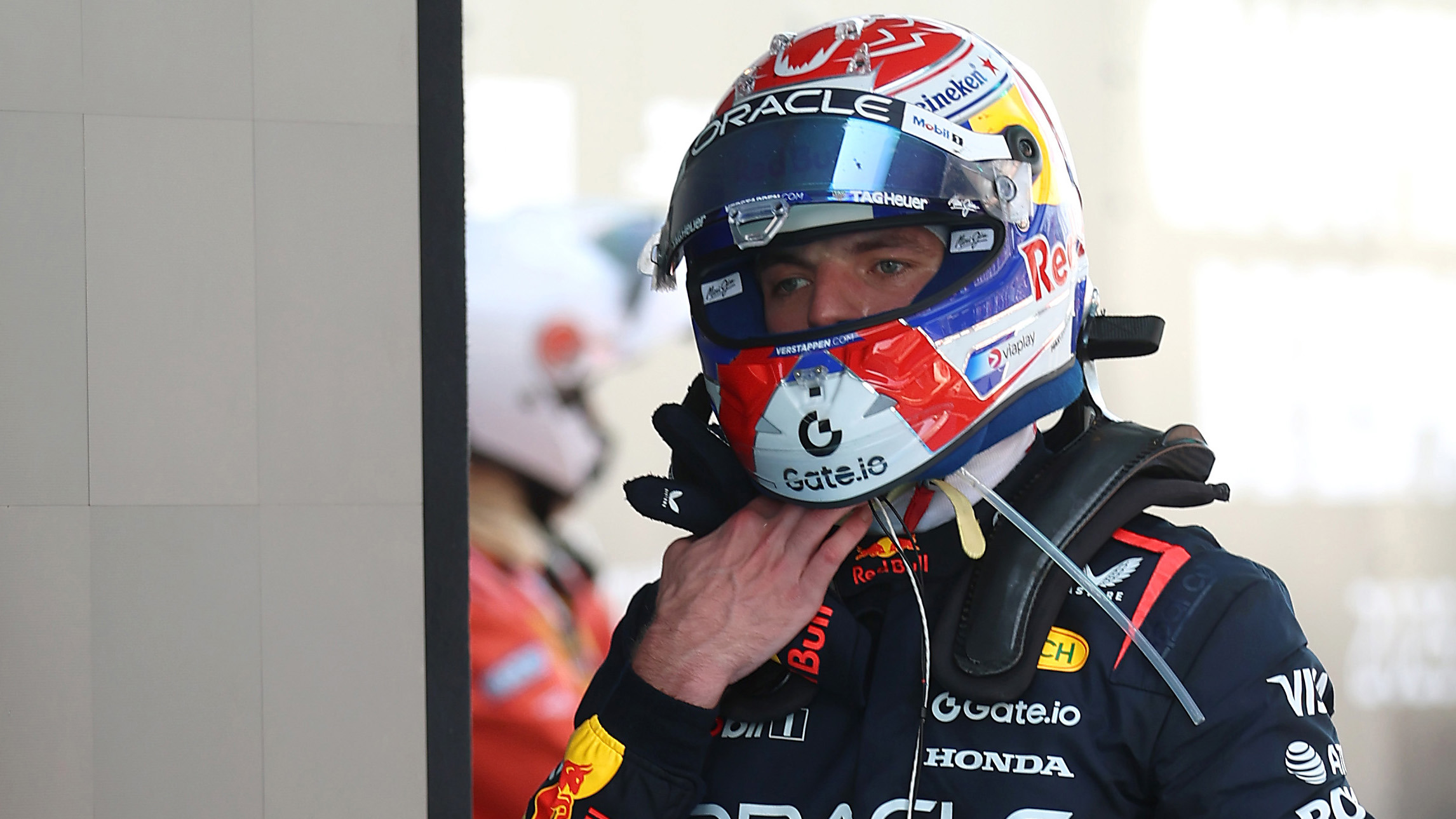 spanish gp 25 max helmet.jpg