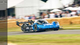 volkswagen-id-r-hillclimb-record-fos-2019-video-main-goodwood-05072019.jpg